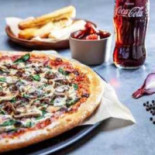 Domino's Pizza, Selfoss Comida