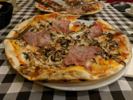 Salti Vera Pizza food