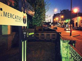 Mercatus Tapas outside