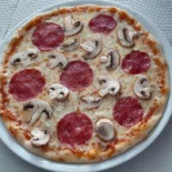 Yammy Pizzaria E Kabeb Nourriture