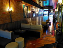 Longo Lounge inside