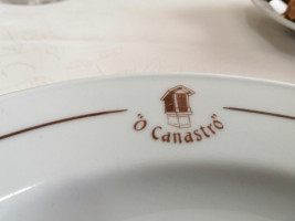 O Canastro inside