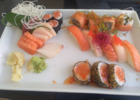 Sushi Moment`s food