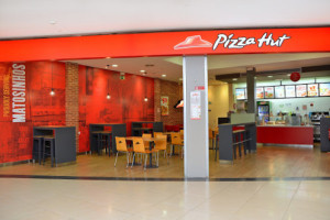 Pizza Hut Matosinhos inside