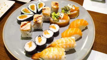 Sushi.zou food