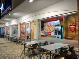 Pizza Hut Oeiras Figueirinha inside