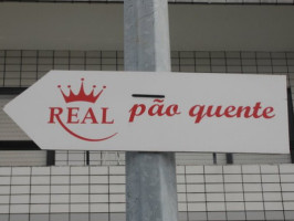 Real Pao Quente outside