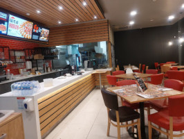 Pizza Hut Alverca Park inside