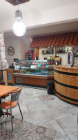 Doce Mar Cafe inside