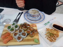 Sheng Li Sushi House food