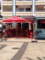 Avenida Cafe outside