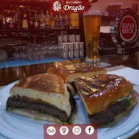 Restaurantes Dragão food