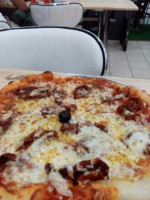 Pizza La Sicilienne food