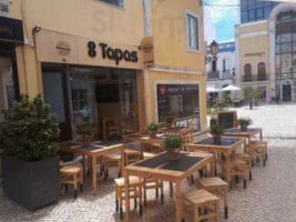 8 Tapas inside