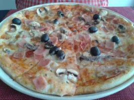 Pizzaria Vieri food