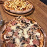 Pizzasmiðjan food