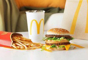 McDonald's® (Circunvalação) food