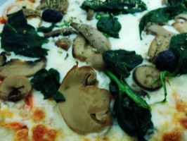Pizzaria J P food