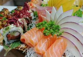 Kimushi Sushi Garden food