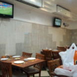 Tata Seafood Dentro