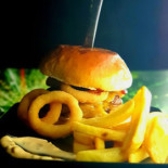 Double Deuce Billiards And Shisha Lounge Comida