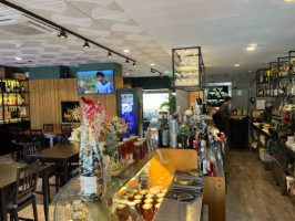 Roberto's Cafe Padaria Bistro food