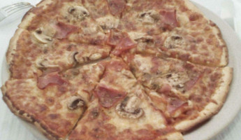 Pizzaria O Rafael food