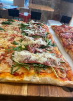 Pizza Misura food