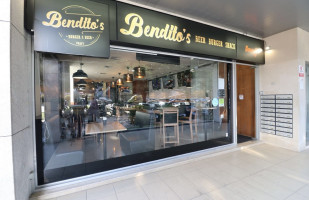 Bendito’s Burger And Beer food