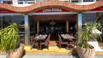 Luna Rossa food