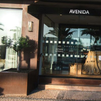 Avenida outside