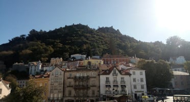 Queijadas E Travesseiros Dona Estefania Em Sintra food