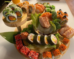 Sushi King food