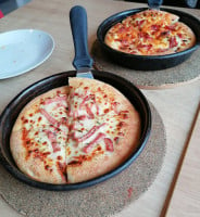 Pizza Hut Cascais food