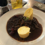Vylazená Restaurace Pivnice Ve Dvoře Dentro