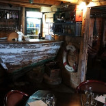 Randulffs Seahouse Dentro