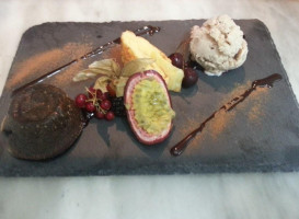 Rui's Steakhouse food