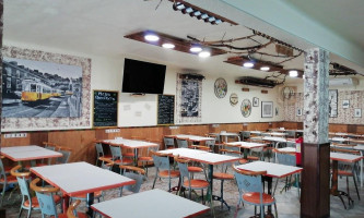 Doce Mar Cafe inside