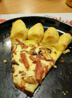 Pizza Hut Alegro Alfragide food