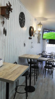 Café Da Vila inside