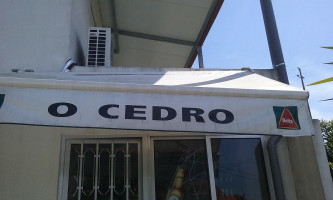 O Cedro outside