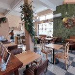 Insensato Café-livraria Dentro