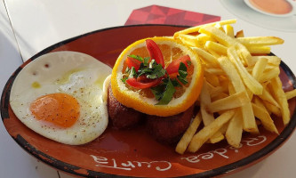 Rédea Curta food
