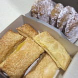 Pastelaria Fãozense food