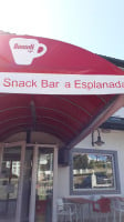 Esplanada Snack outside