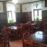 Bohemian Inn Dentro