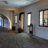 Aplaus Exterior
