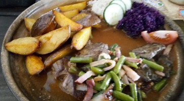 Památník, Pivovar, Hradní Restaurace A Muzeum Vítek Z Prčice Comida