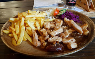 Památník, Pivovar, Hradní Restaurace A Muzeum Vítek Z Prčice Comida