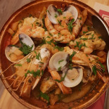 Alfama Cellar Comida